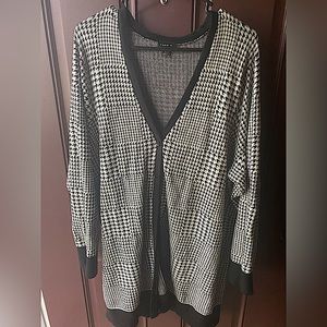 Torrid 3 sweater cardigan houndstooth